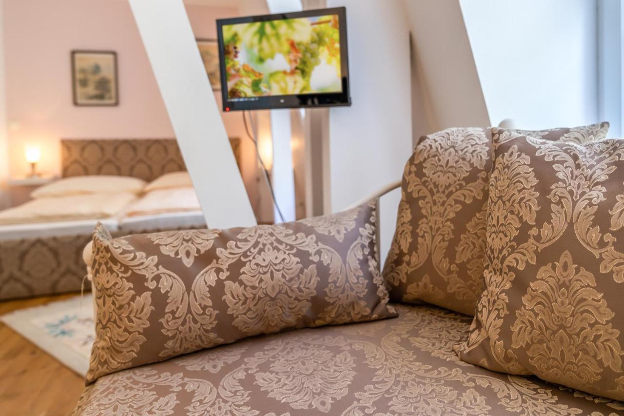 Romantisches Hotel Zur Post ブローデンバッハ エクステリア 写真